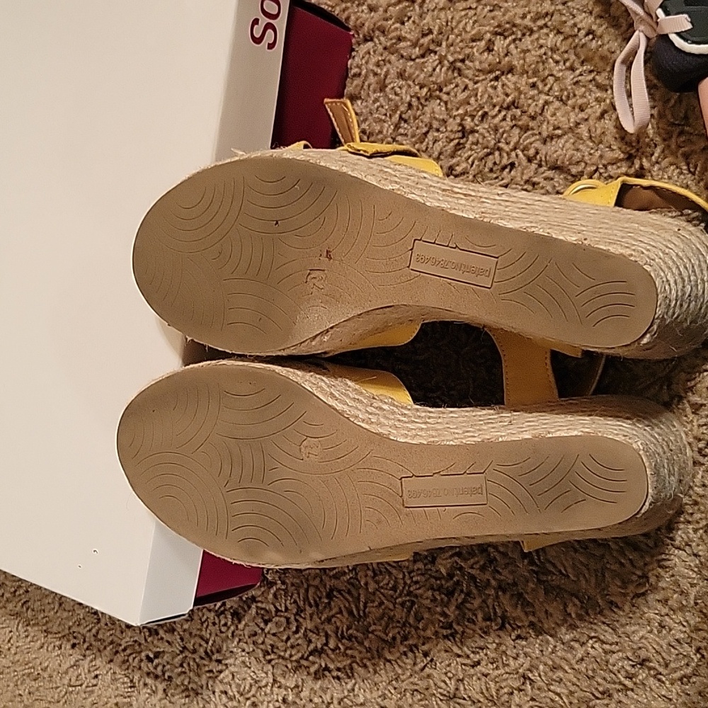 SO Yellow Sandals - Picture 5 of 5